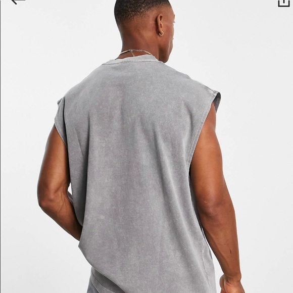 Oversized Tank - Picture 2 of 3